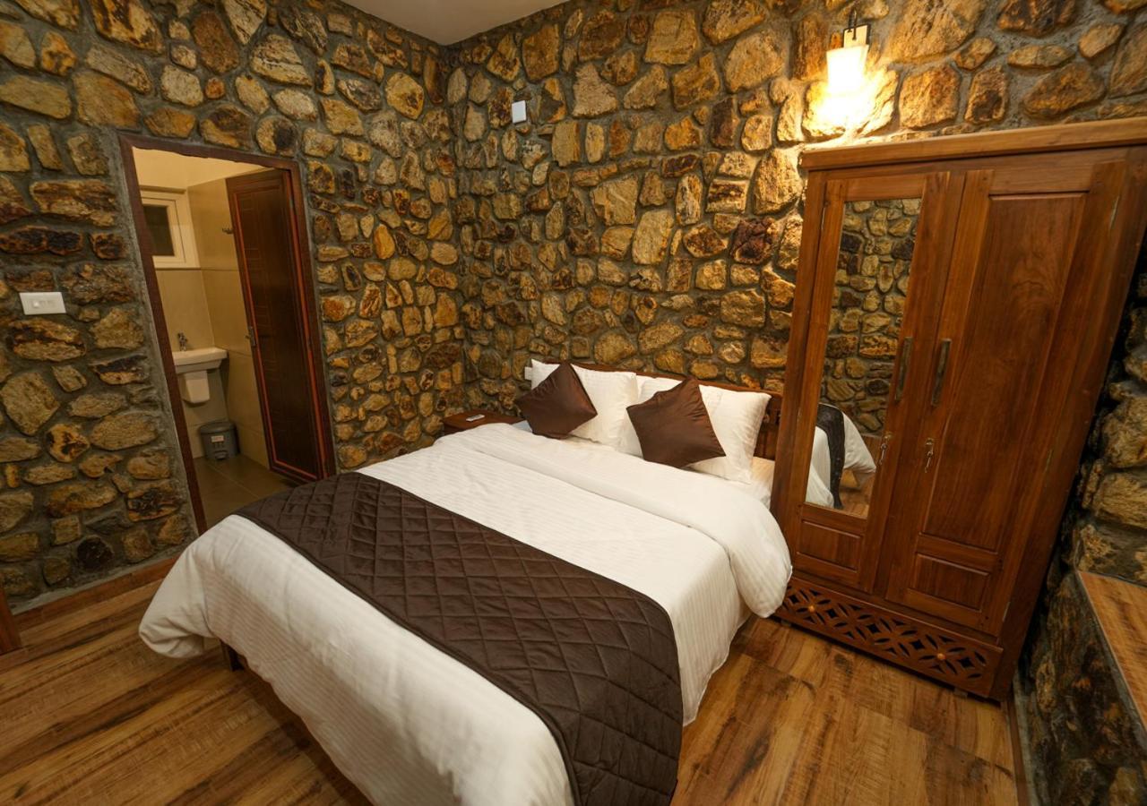 Tiyans Stone Castle Private Tea Villa Vagamon By Voye Homes Kültér fotó