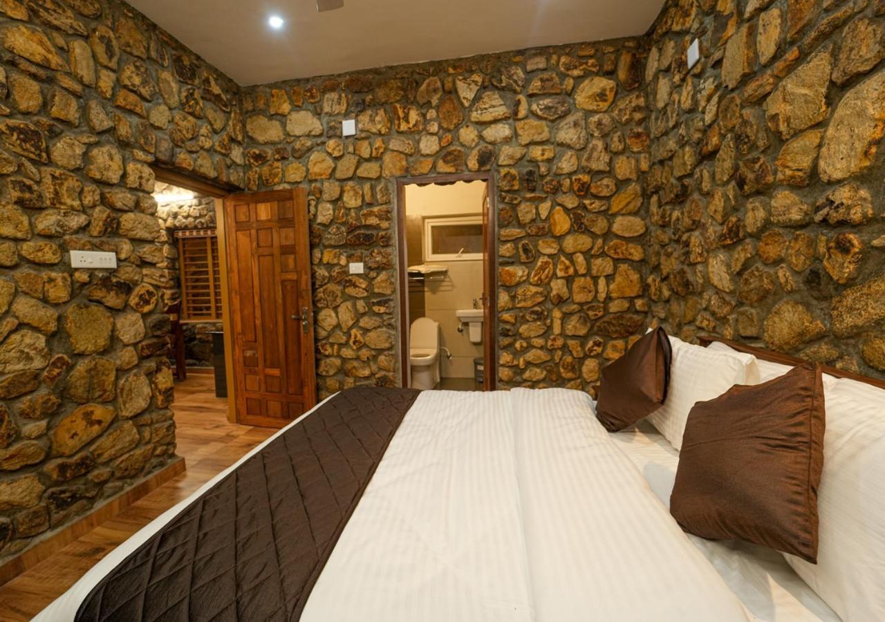 Tiyans Stone Castle Private Tea Villa Vagamon By Voye Homes Kültér fotó